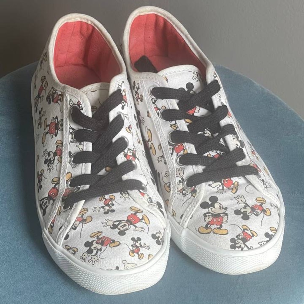 Mickey Mouse Disney‎ and Friends Low Top Lace Up Sneakers Shoes  Sz 7 Cartoon
